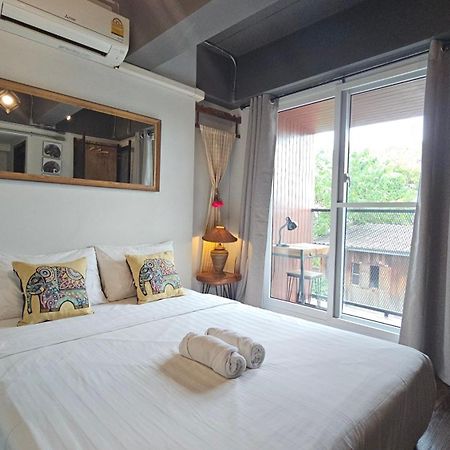 33 Poshtel (Adults Only) Hotel Chiang Mai Exterior photo