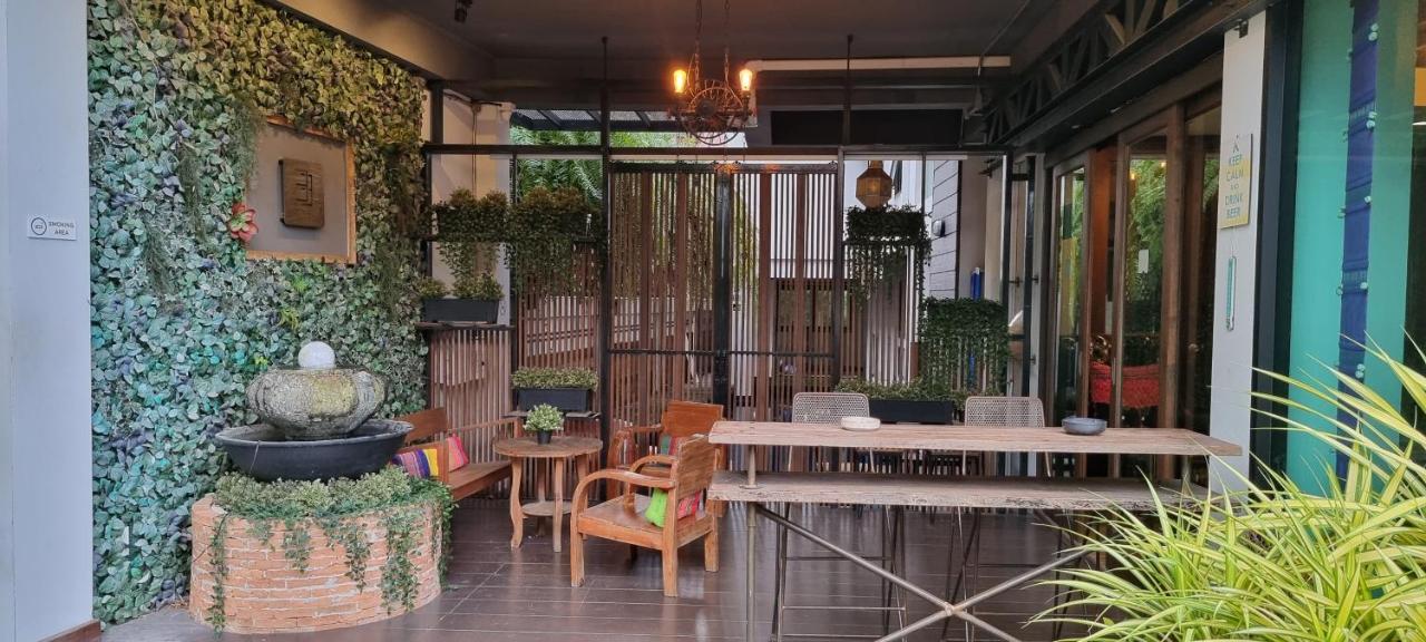 33 Poshtel (Adults Only) Hotel Chiang Mai Exterior photo